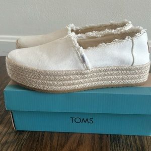 Women’s  TOMS White canvas